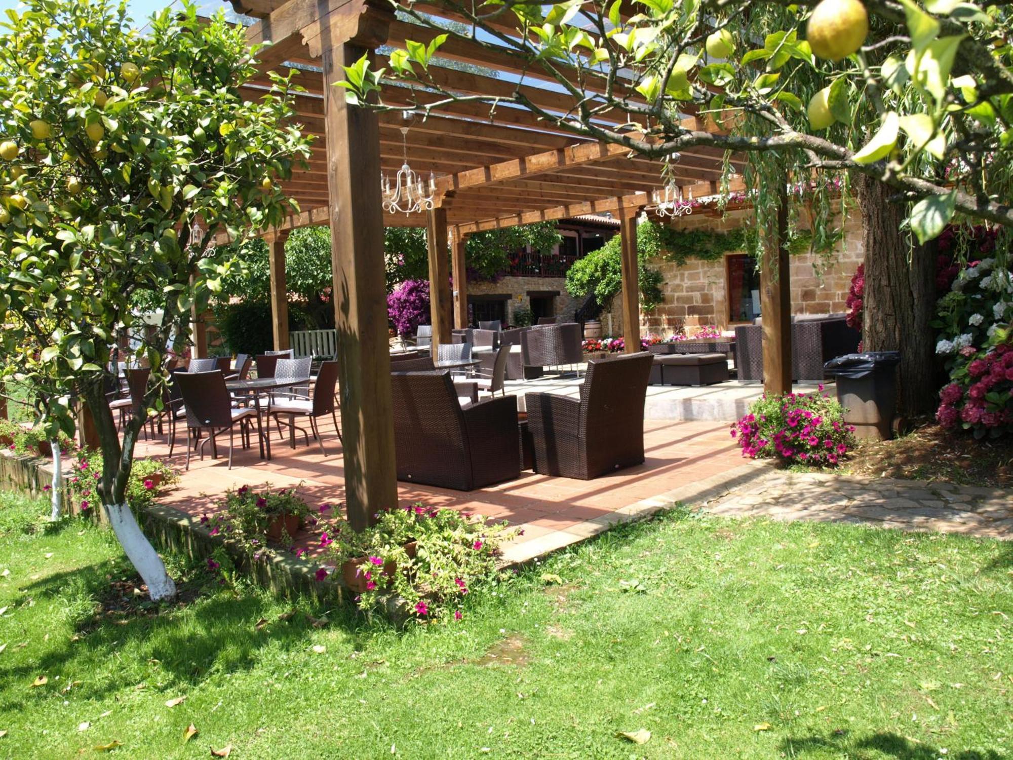 Hosteria El Pomar Novales Exterior foto