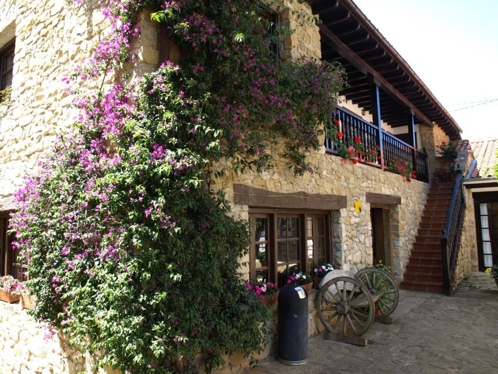 Hosteria El Pomar Novales Exterior foto